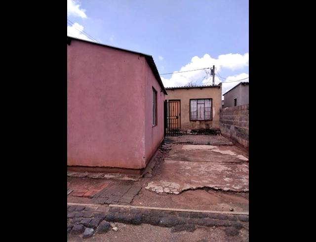2 BEDROOM HOUSE FOR SALE IN THULANI